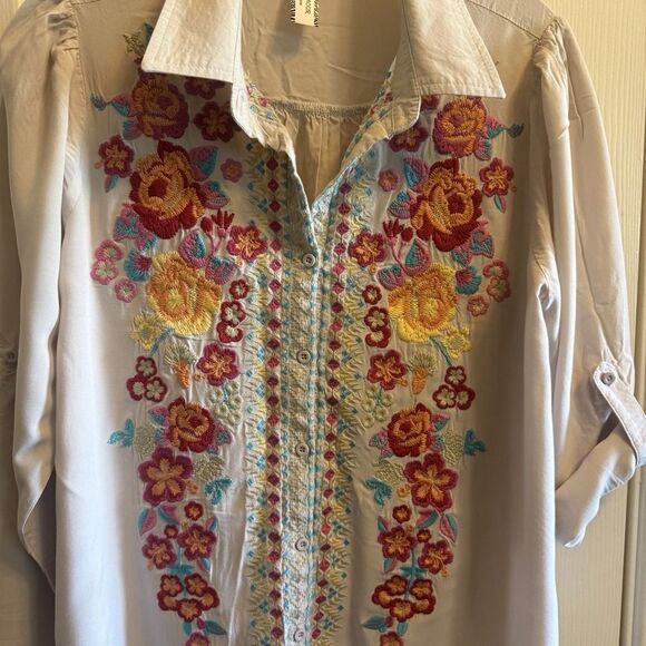 Giddy Up Glamour Embroidered Floral Blouse Top Shirt‎ Small Roll Tab Sleeve - Picture 3 of 7